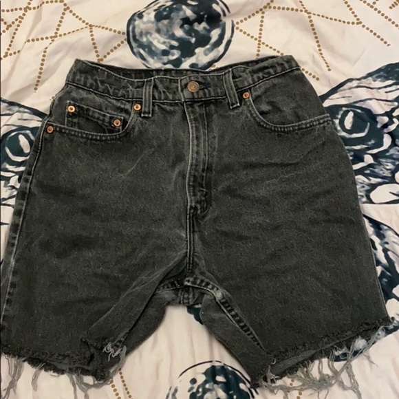 Vintage Levi jean shorts - Picture 2 of 5
